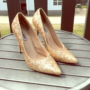 Steve Madden Sparkling Gold Pumps